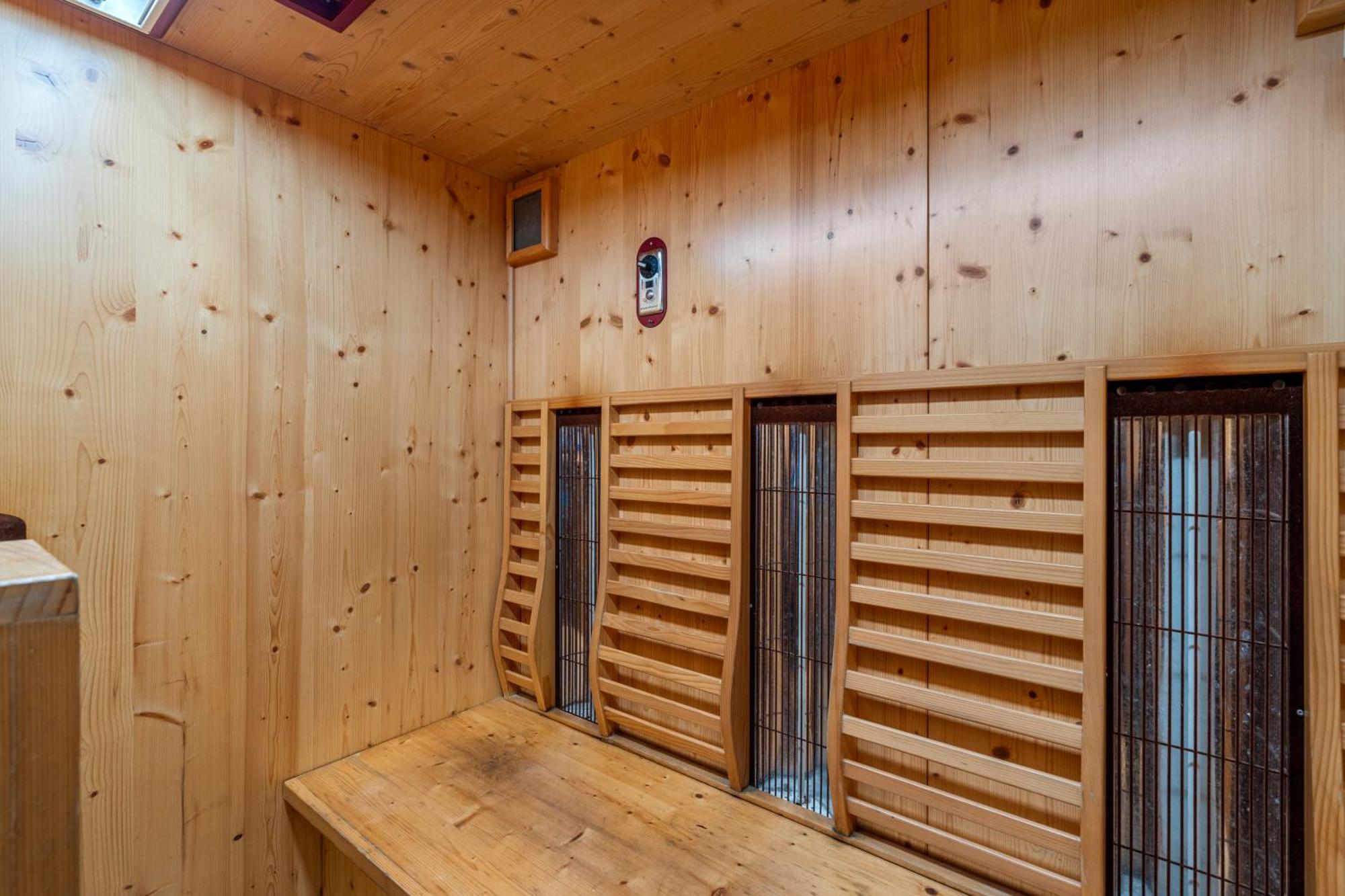 Tasman Holiday Parks - Waihi Beach Luaran gambar A modern dry sauna