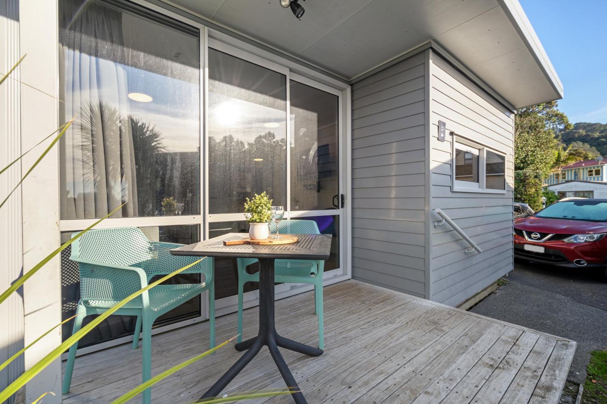 Tasman Holiday Parks - Waihi Beach Luaran gambar A typical studio apartment