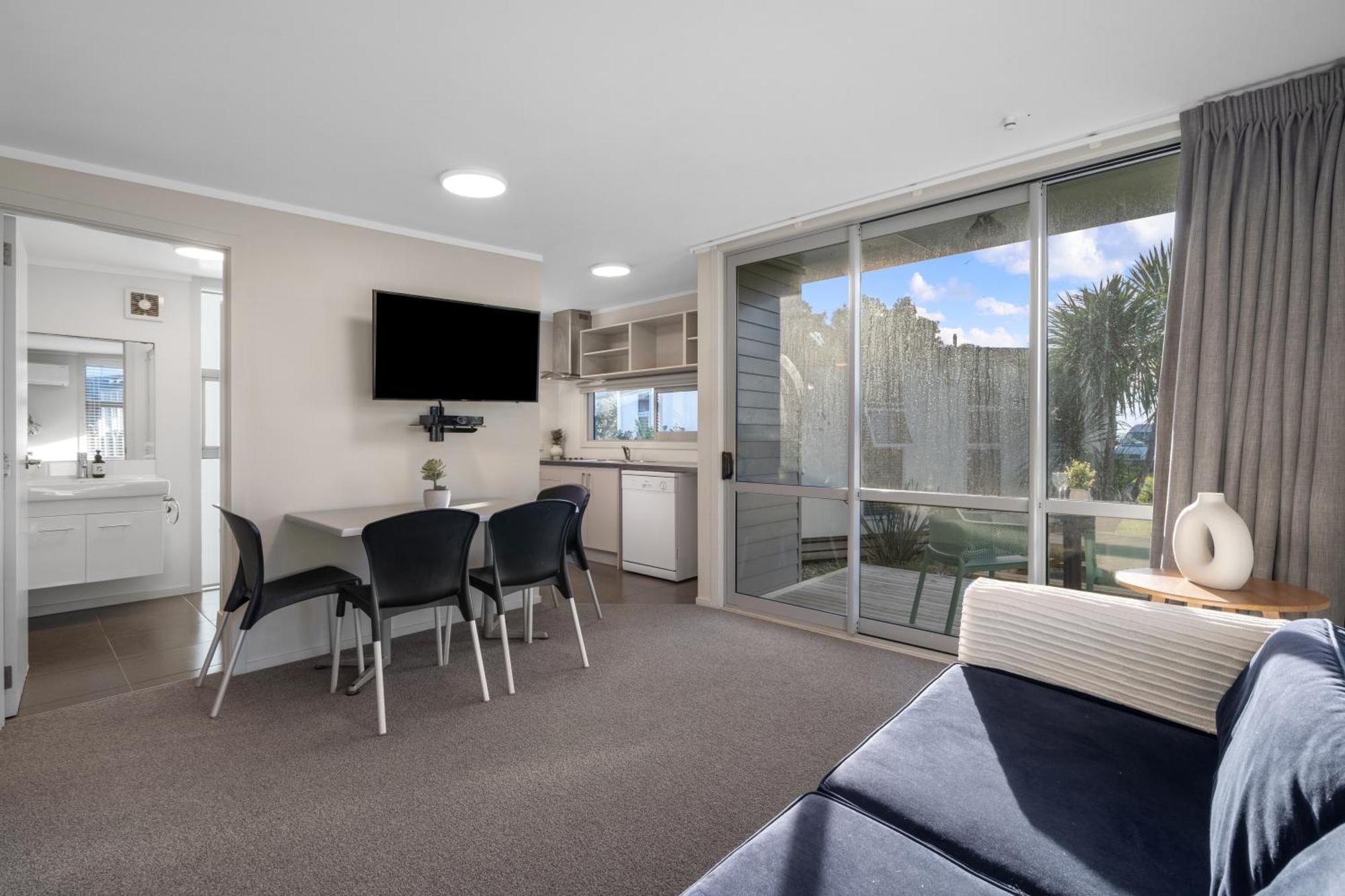 Tasman Holiday Parks - Waihi Beach Luaran gambar A typical one-bedroom apartment at the hotel