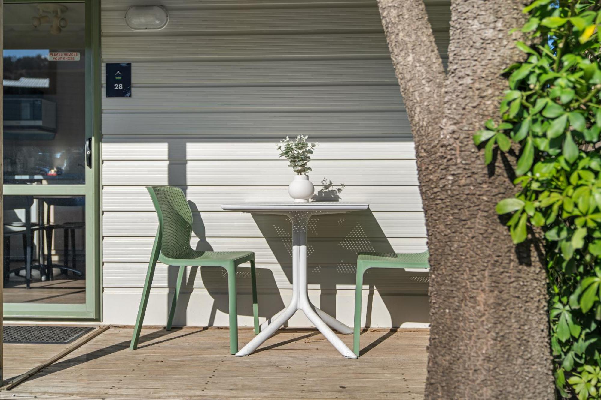 Tasman Holiday Parks - Waihi Beach Luaran gambar Trill table