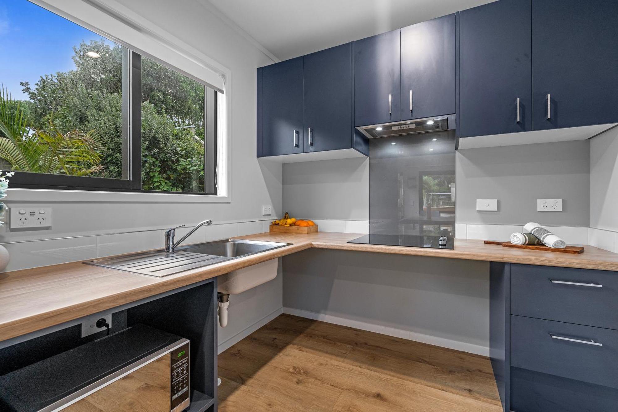 Tasman Holiday Parks - Waihi Beach Luaran gambar A modern kitchen
